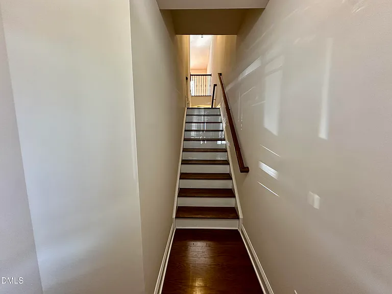 1004 Waymaker Ct — Photo 4