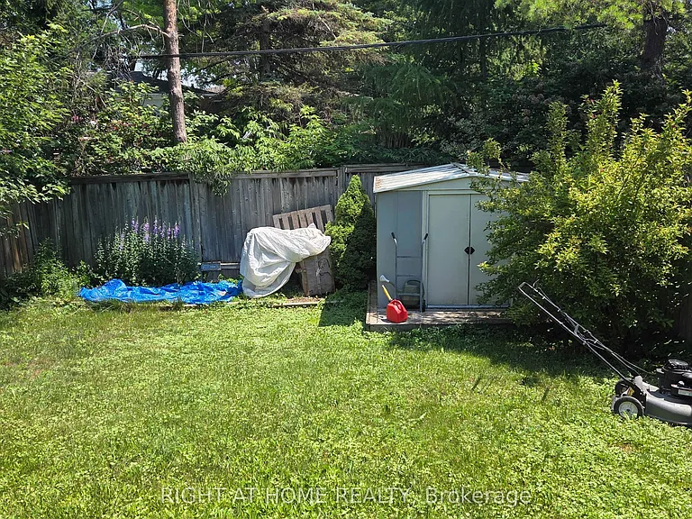129 Heydon Ave — Photo 30