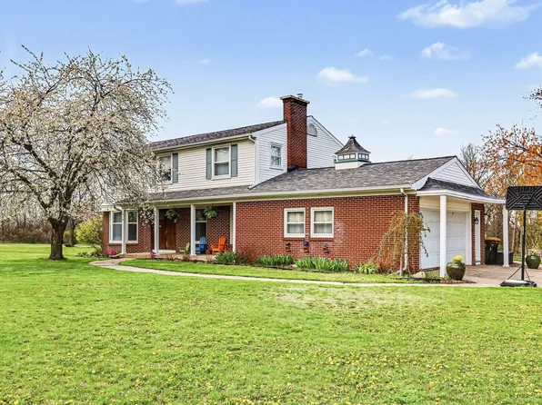 319 Greenridge Dr NW, Grand Rapids, MI 49544