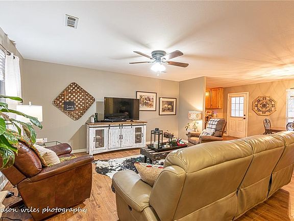 5th image of 1881 S Tallgrass Dr