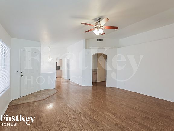 3rd image of 13195 W Cypress St