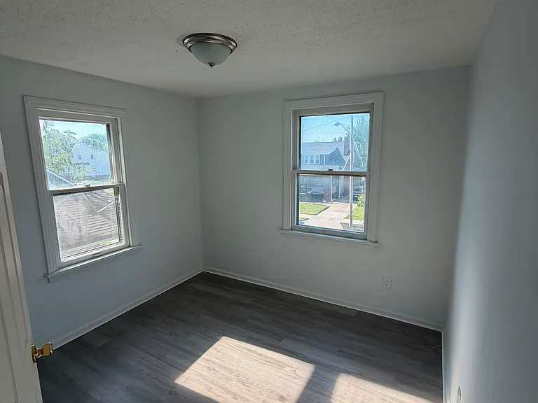 19171 Monterey Ave — Photo 13