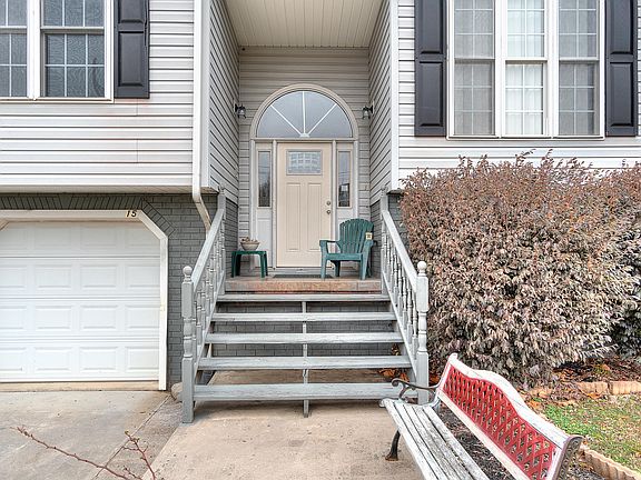 3rd image of 15 Oyce Rowe Ct