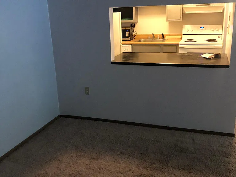 3 Stratford Dr #102 — Photo 8