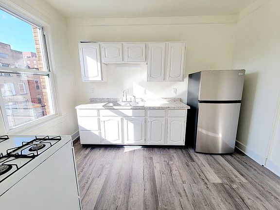 2nd image of 311 Spruce 241/243/245 Walnut #7