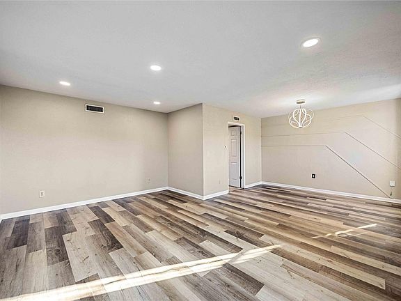 3rd image of 14515 Merry Meadow Dr