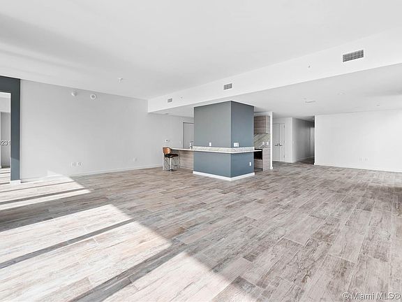3rd image of 650 NE 32nd Ave #Penthouse 5104