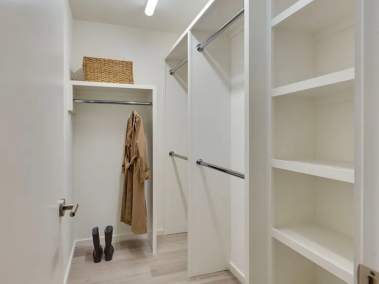 218 N Dillard St — Photo 15