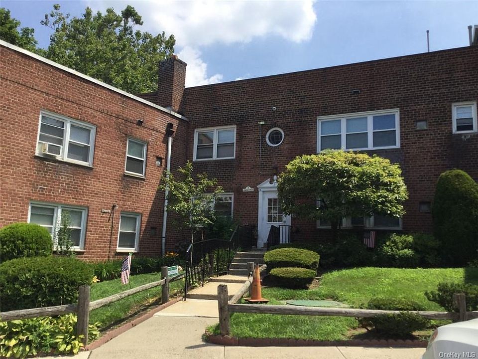 1st image of 3 Leewood Cir APT 3L