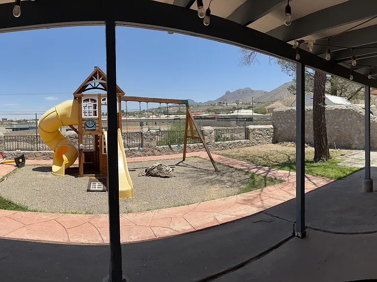 5527 Carousel Dr — Photo 27
