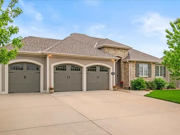 2600 NE Amanda Ln, Blue Springs, MO 64029