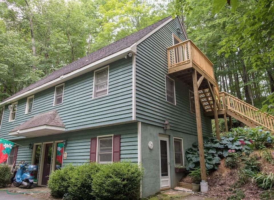 1st image of 383 Timberlane Dr