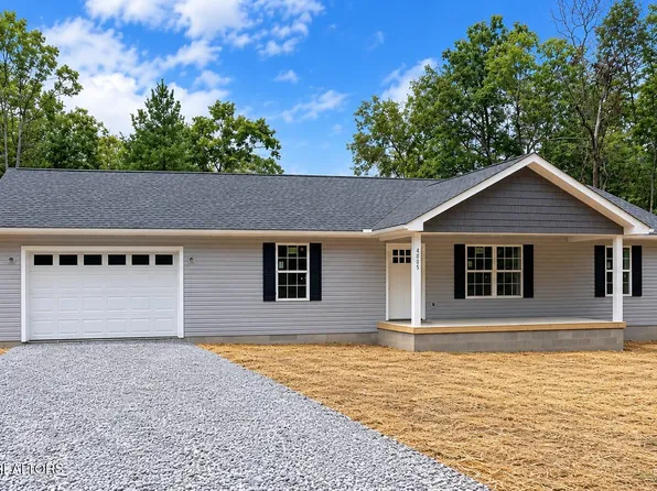 4005 Yellow Knife Dr, Crossville, TN 38572