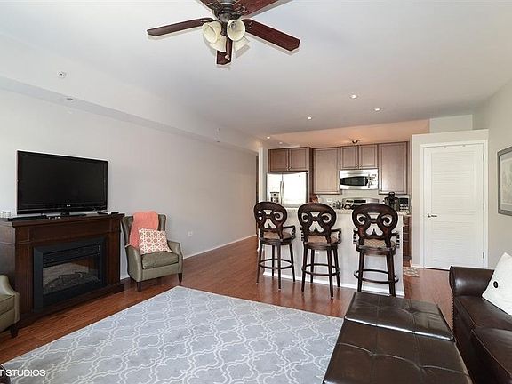 3rd image of 310 S Michigan Ave Unit 1810