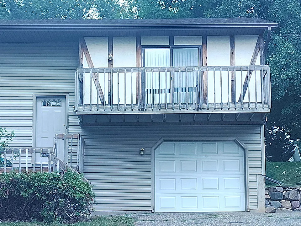 701 Iroquois Ct