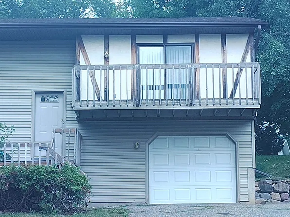 701 Iroquois Ct, Baraboo, WI 53913