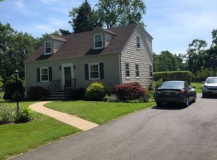 111 Mountain Pkwy, Green Brook, NJ 08812