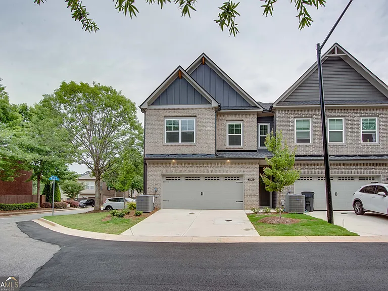 3140 Marabella Cir — Photo 1