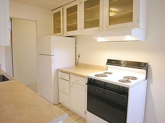 Glass front upper cabinets