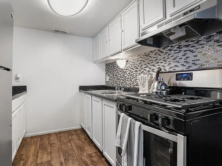 Hidden Pointe Apartments — Photo 17
