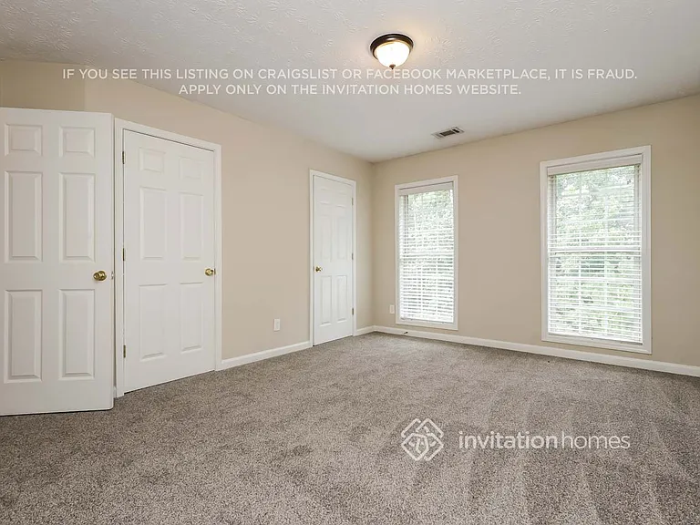 6658 Point Of Woods Dr — Photo 14