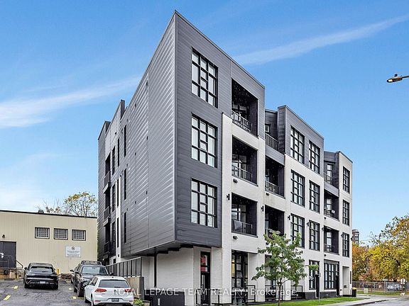 2nd image of 101 Pinhey St #B01
