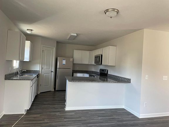 3rd image of 2216 Roaming Hills Dr