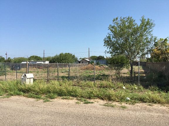 5th image of 1831 La Plaza Cir