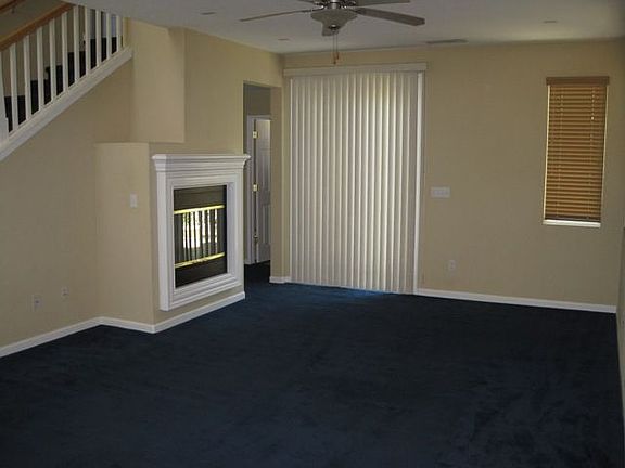 Family Rm w/Fireplace