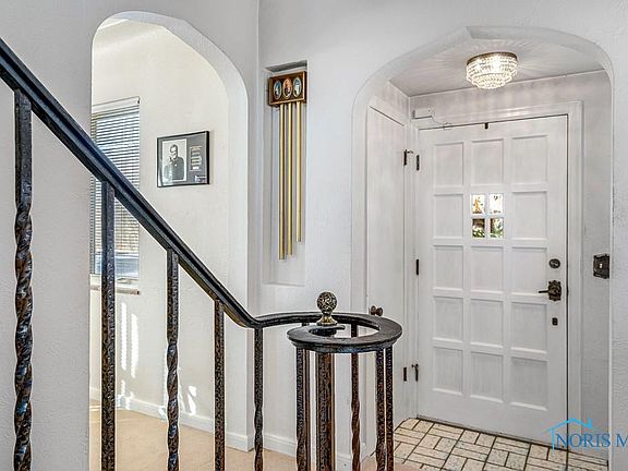 2nd image of 2421 Wildwood Blvd