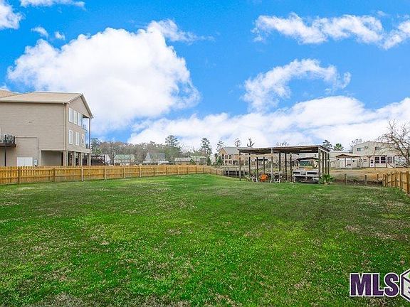 3rd image of 14398 Sandy Bluff Dr
