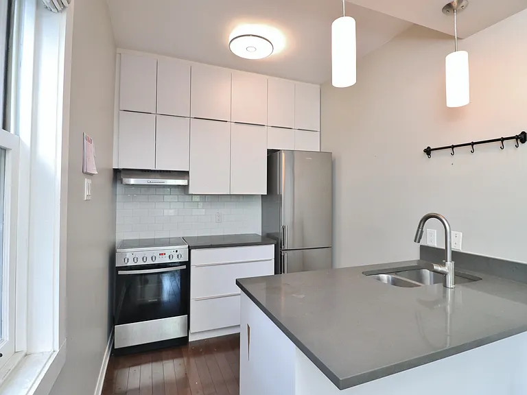 16 Sweetland Ave #3 — Photo 8