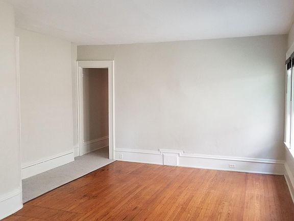 4th image of 20 Ashland Ave #2