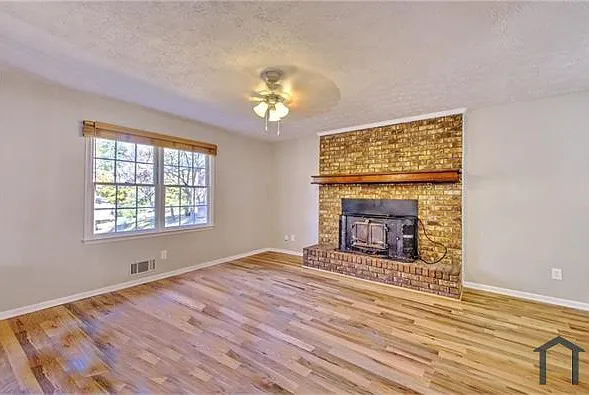 1304 Vine St NE — Photo 11