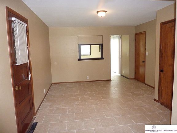 5th image of 3422 S 49th Ave