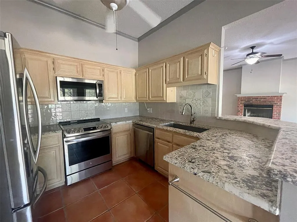 Building Photo - 8701 Bellechase Rd #8701