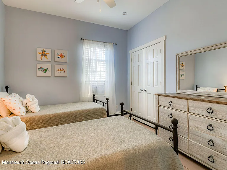 18 Abbott Ave #MAIN HOUSE — Photo 20