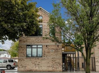 715 W 34th St #1, Chicago, IL 60616