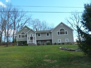 6 Orchard Ter, Sussex, NJ 07461