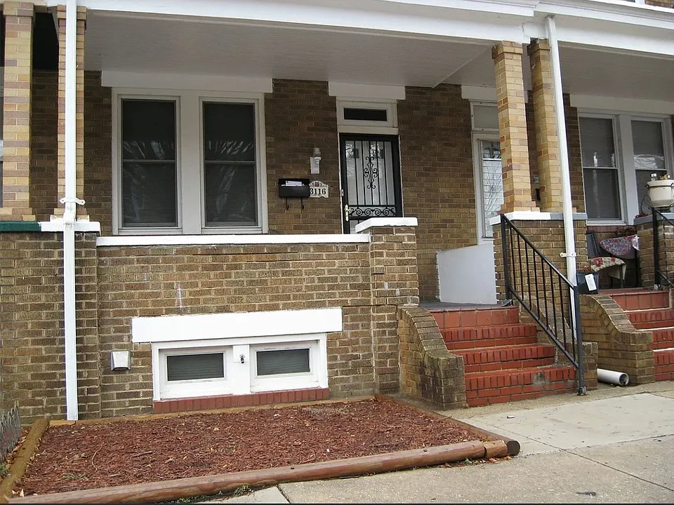3116 Kenyon Ave