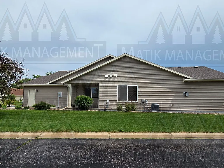 2581 Hawk Ridge Ct SE — Photo 49