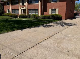 10650 W Cermak Rd APT 2E, Westchester, IL 60154