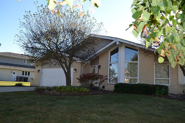 1st image of 17288 Highwood Dr