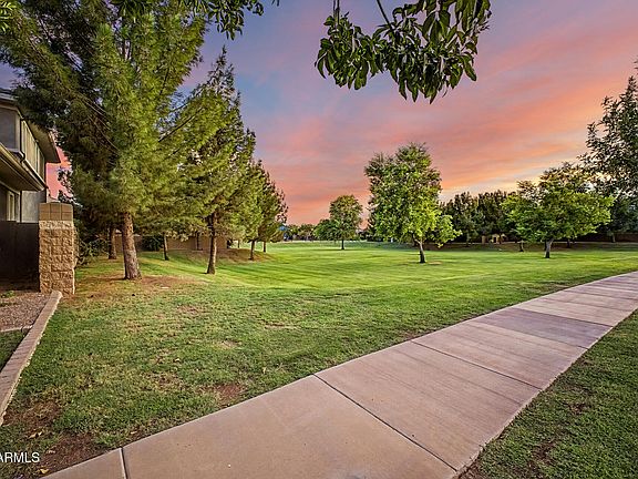 3rd image of 3017 E BLOOMFIELD Parkway
