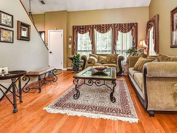 4th image of 50 Vineyard Way