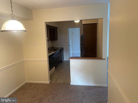 3rd image of 101 N Edgewood Dr APT 5