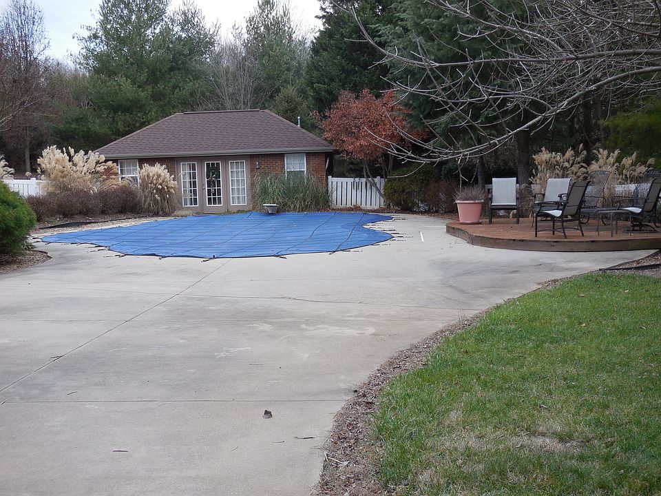 1st image of 134 Lake Harbor Dr