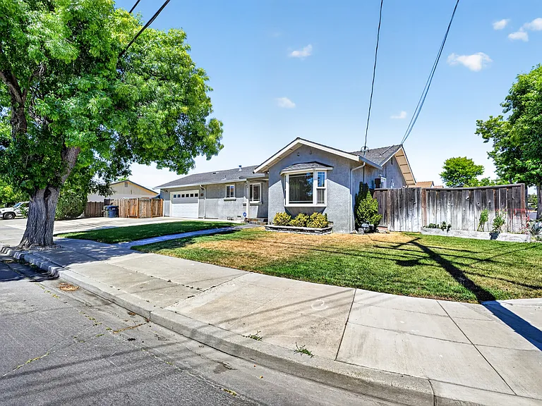 488 Jensen St — Photo 27