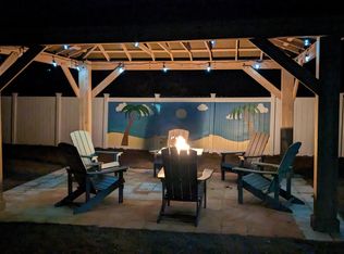 8378 Island Dr, Navarre, FL 32566