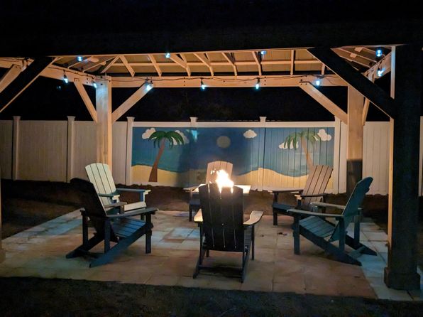 8378 Island Dr